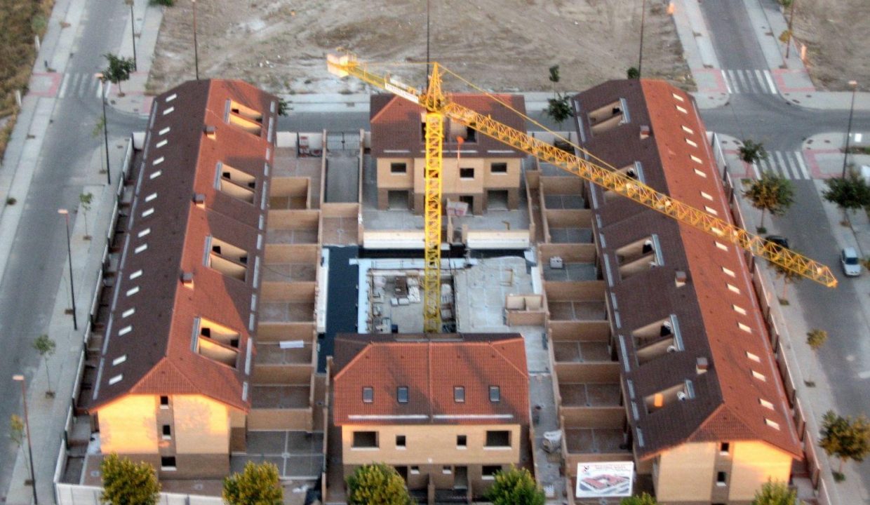 Promoción 17 viviendas adosadas y 4 viviendas pareadas, obra nueva en Talavera de la Reina (Revista)