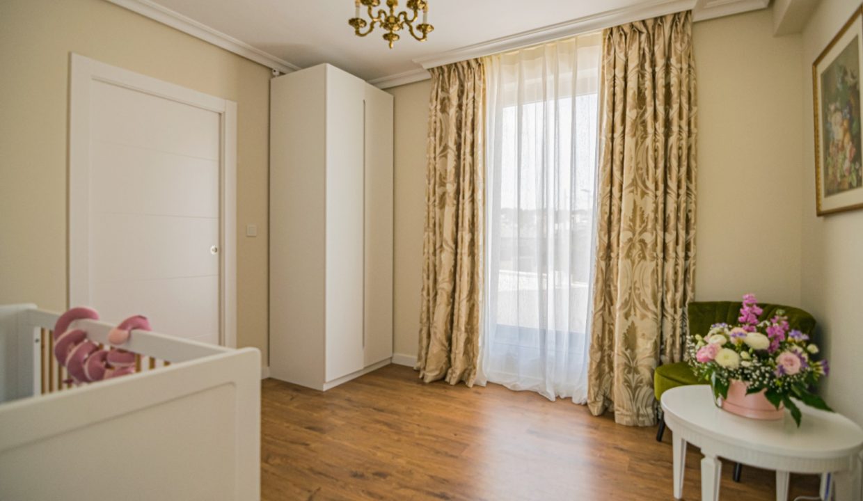 Promoción Villa con maravilloso jardín, obra nueva en l'Albir (Revista)