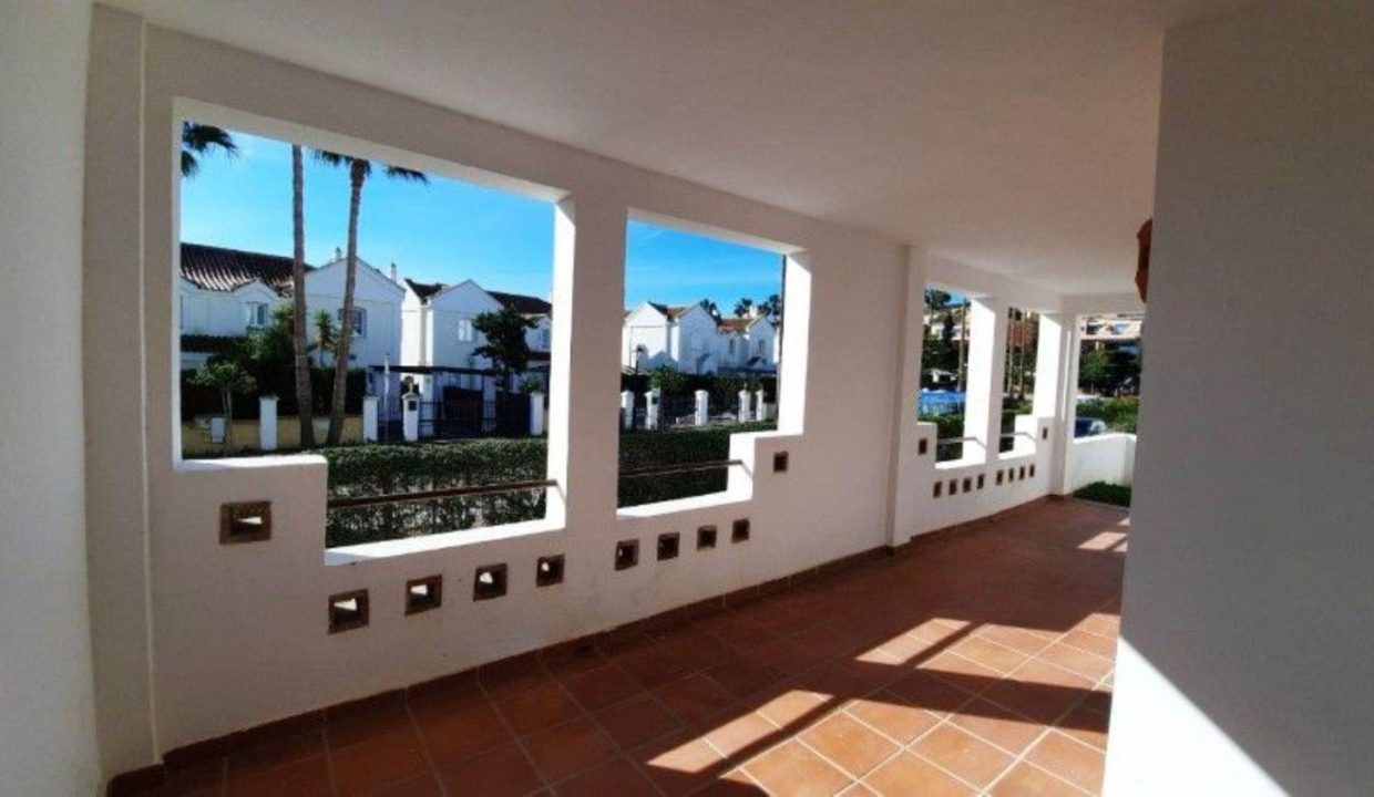 Promoción LÍNEA DE LA CONCEPCIÓN (LA), obra nueva en San Roque (Revista)