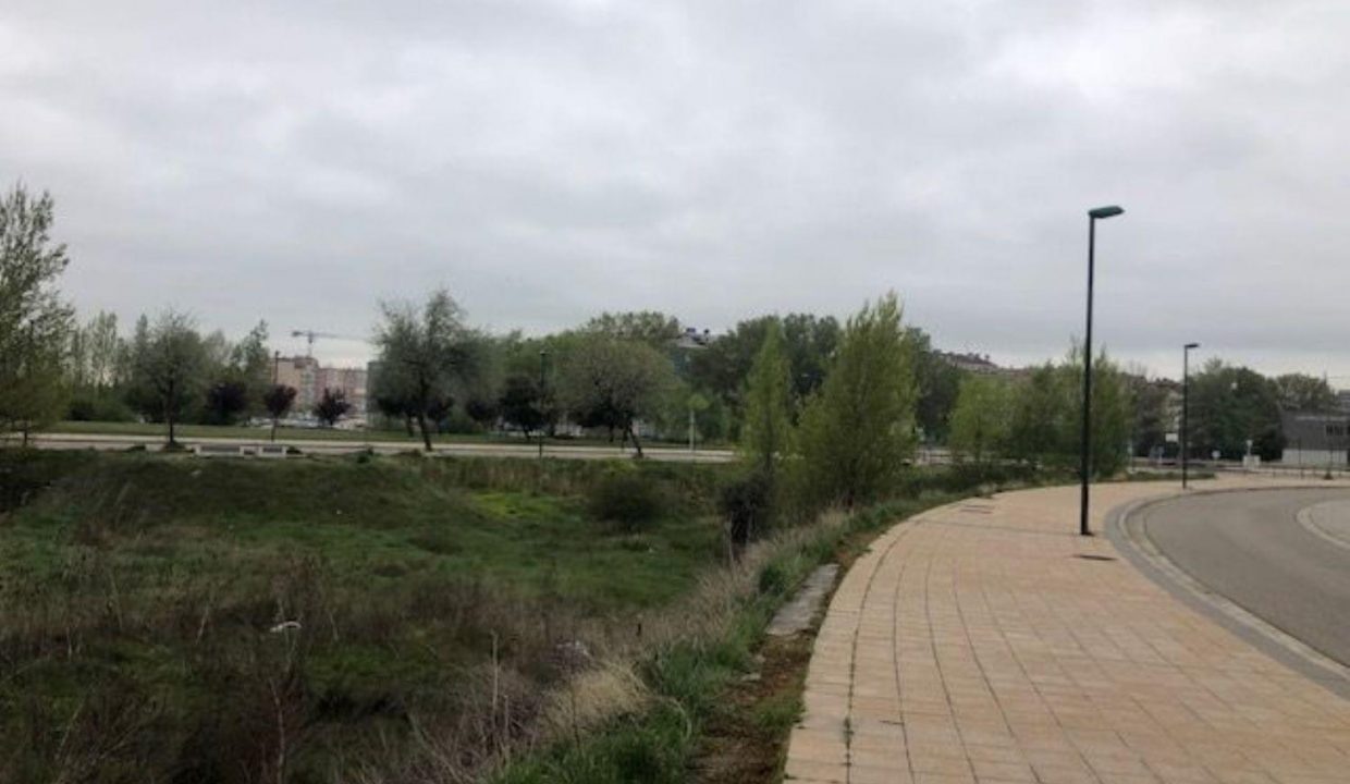 Promoción Entreparques, obra nueva en Burgos (Revista)