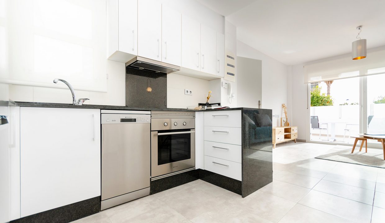Promoción LAGUNA ROSA VILLAS, obra nueva en Torrevieja (Revista)