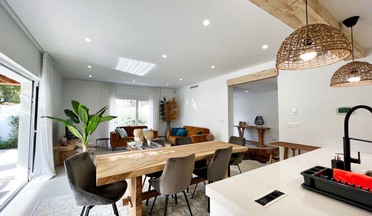 Promoción Maravilloso chalet de estilo ibicenco, obra nueva en Altea (Revista)