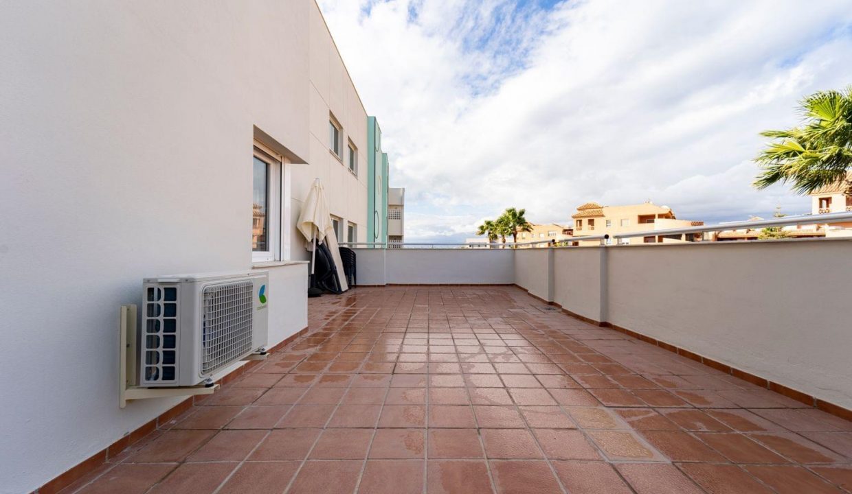 Promoción Palm Beach Golf Almerilmar, obra nueva en Almerimar (Revista)