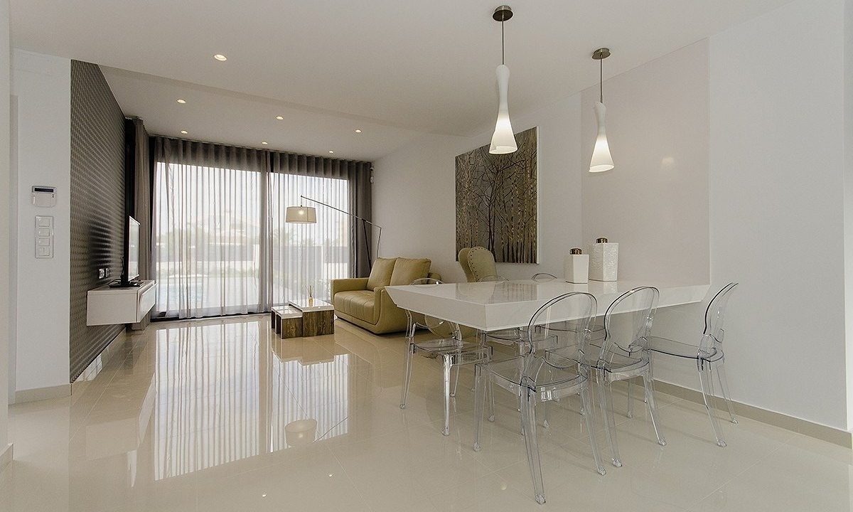 НОВАЯ ПОСТРОЕННАЯ ВИЛЛА В ORIHUELA COSTA (CAMPOAMOR)