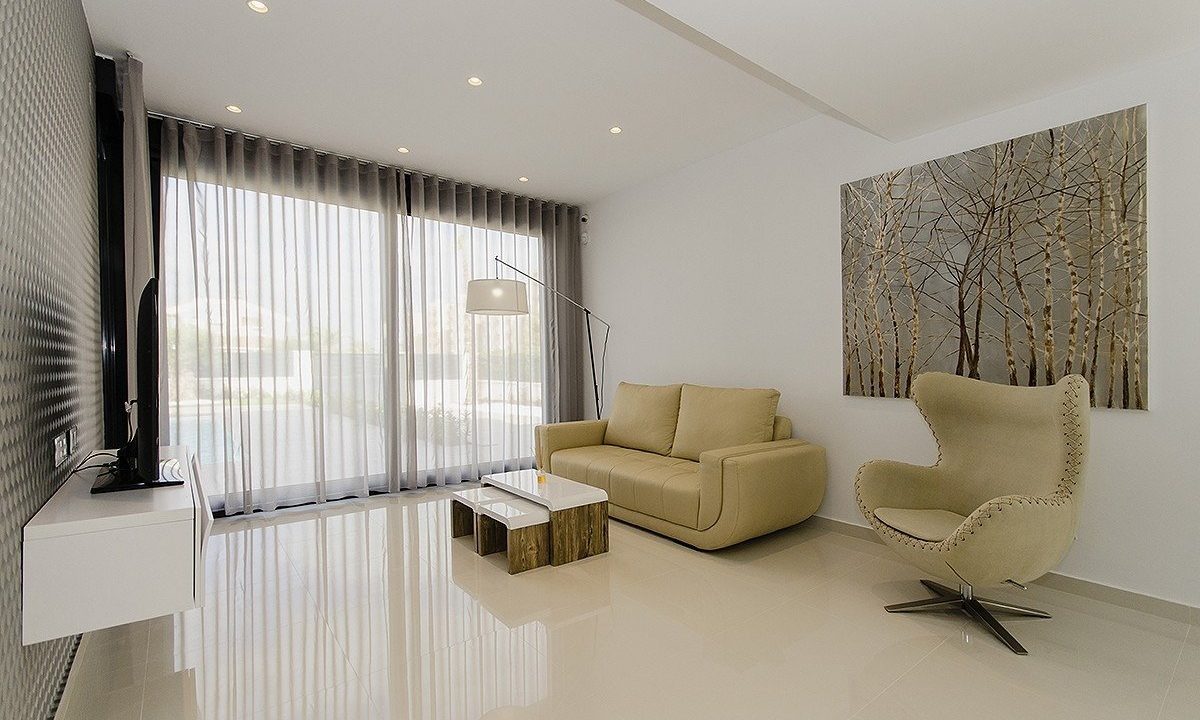 НОВАЯ ПОСТРОЕННАЯ ВИЛЛА В ORIHUELA COSTA (CAMPOAMOR)