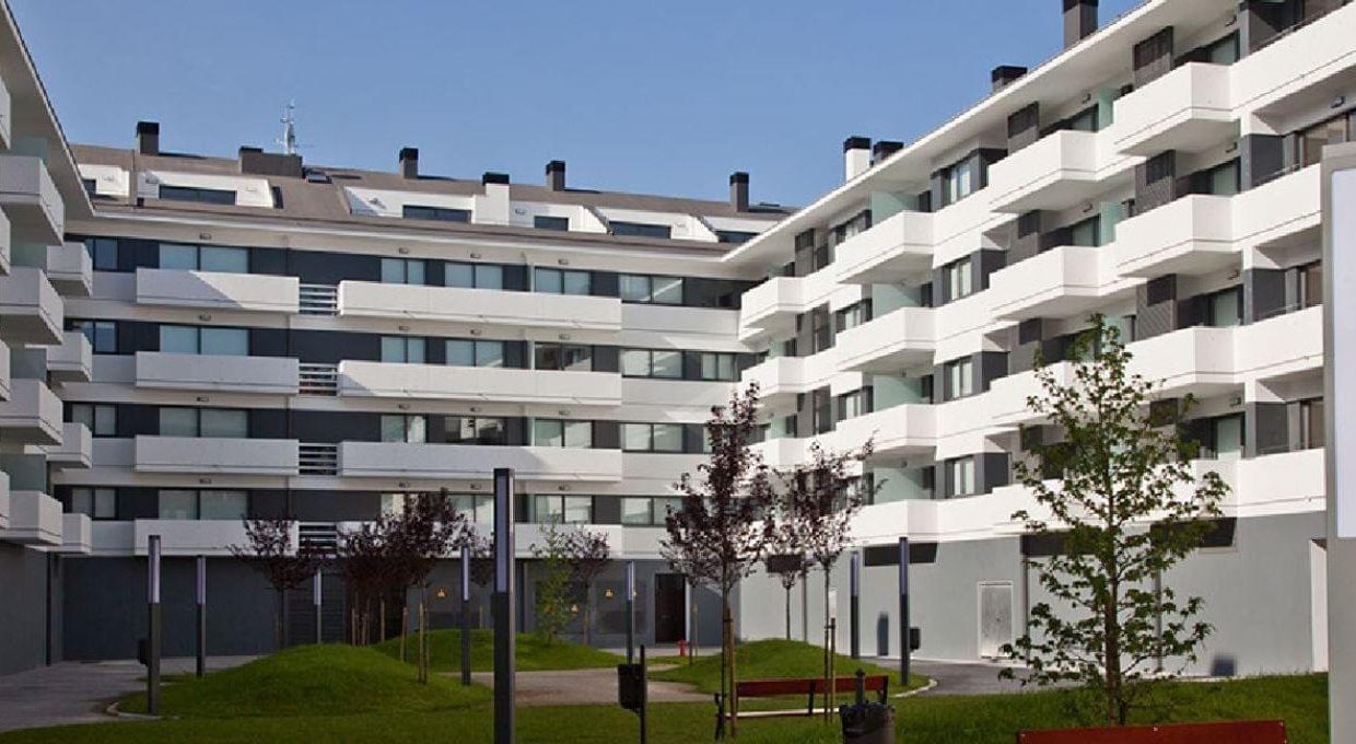Promoción Residencial Costa Azul, obra nueva en Ares (Revista)