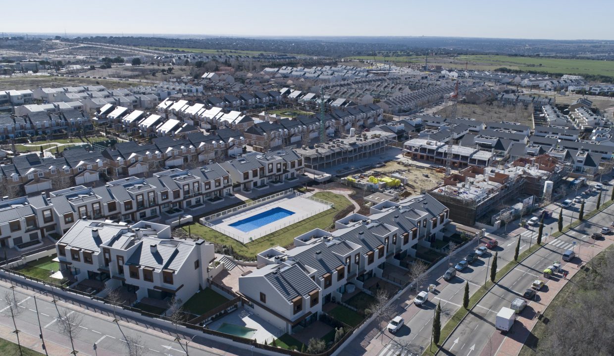 Promoción Villas del Mirabal 3, obra nueva en Boadilla del Monte (Revista)