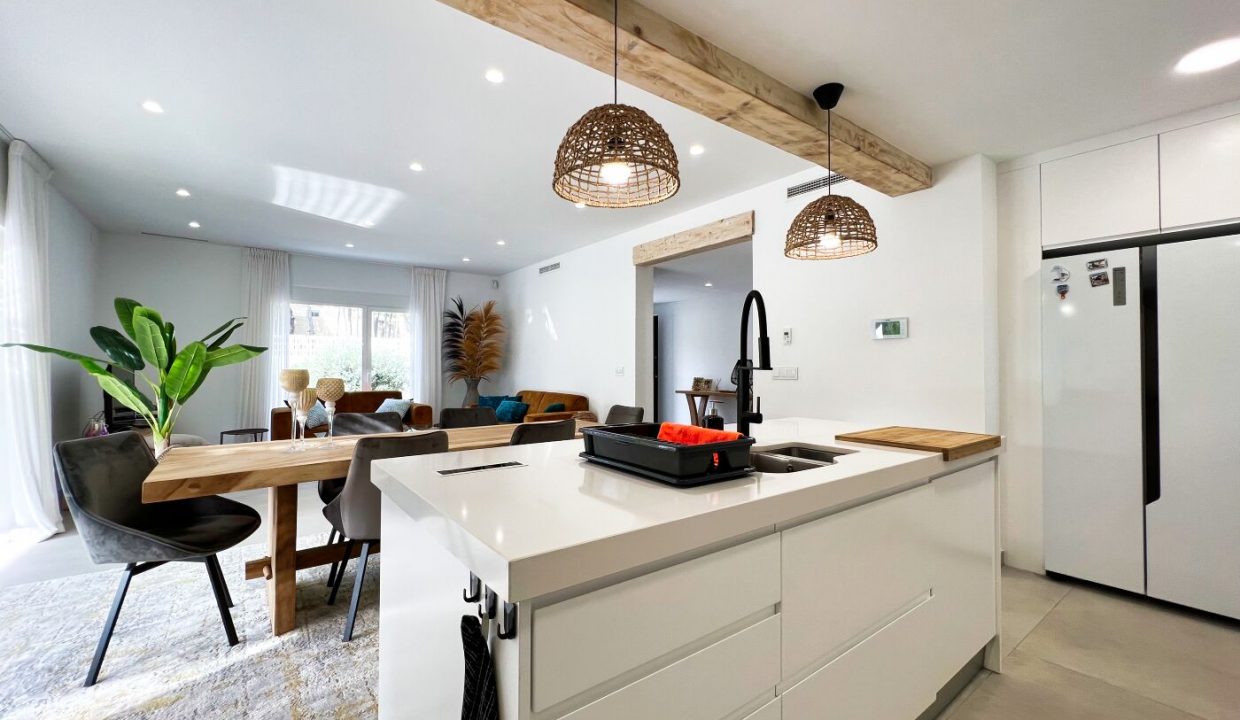 Promoción Maravilloso chalet de estilo ibicenco, obra nueva en Altea (Revista)