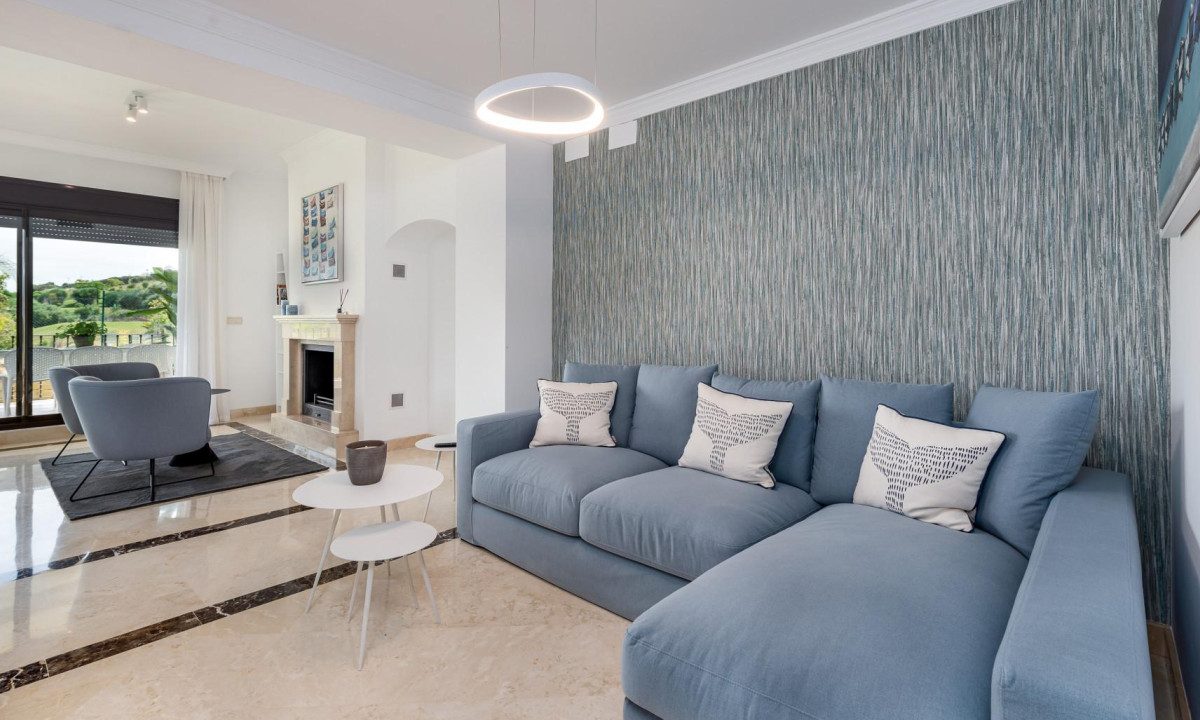 Promoción AZATA GOLF VILLAS, obra nueva en Estepona (Revista)