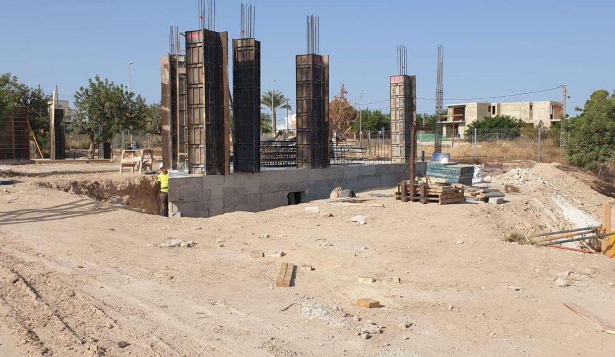 Promoción Villas de la Font, obra nueva en San Juan de Alicante (Revista)