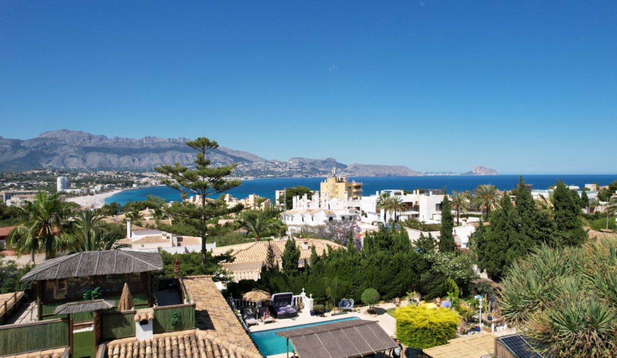 Promoción Exquisita villa con vistas al mar, obra nueva en l'Albir (Revista)