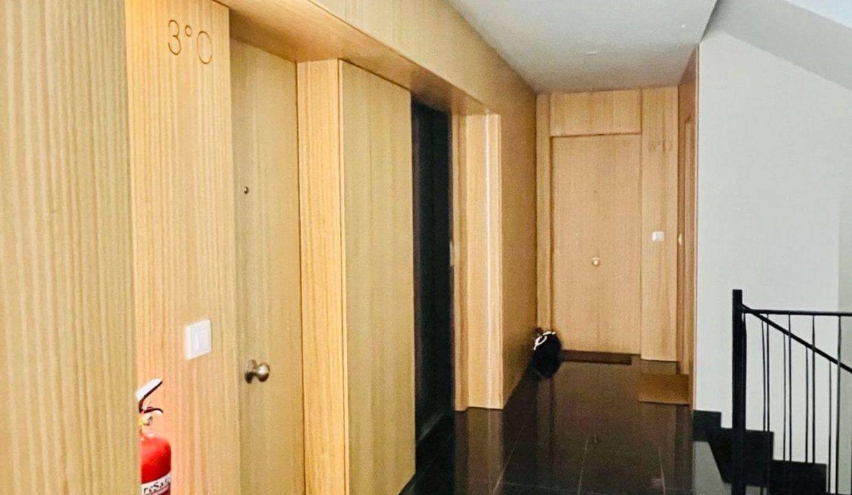 Promoción Edificio Avenida de la Concordia, obra nueva en As Serpes (Revista)