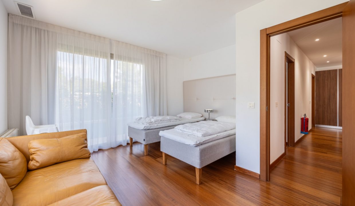 Promoción Villa con irradia elegancia y lujo moder, obra nueva en La Nucía (Revista)