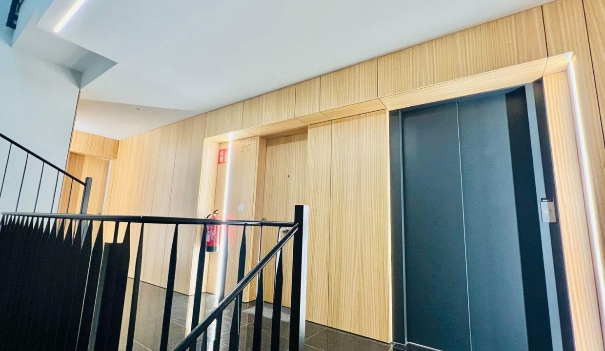 Promoción Edificio Avenida de la Concordia, obra nueva en As Serpes (Revista)