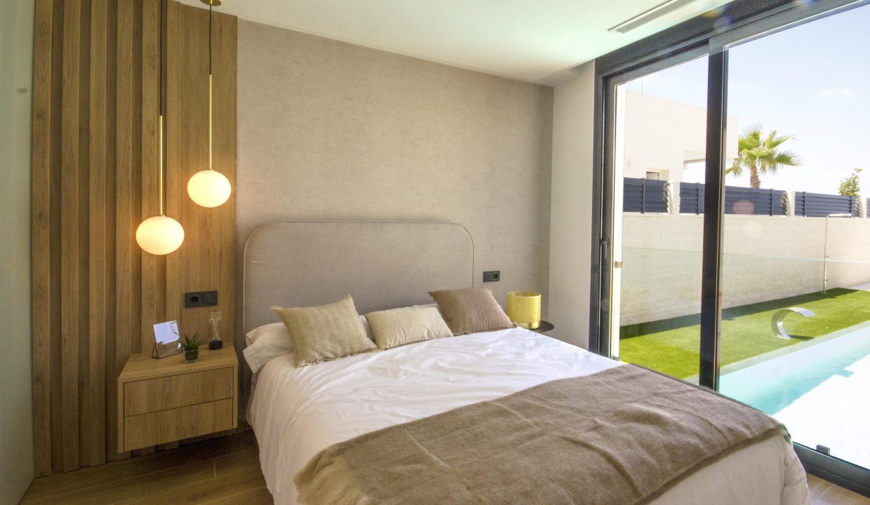 Promoción Villas Maestras, obra nueva en Rojales (Revista)