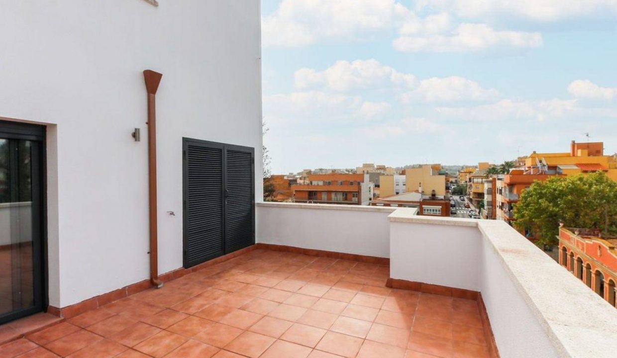 Promoción Edificio en Av Tanca de la Plana, obra nueva en el Vendrell (Revista)