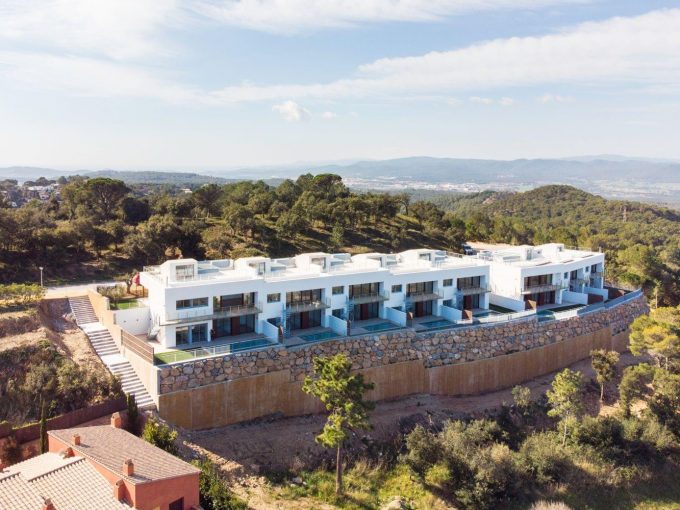 Promoción Villas del Sol Begur, obra nueva en Begur (Revista)