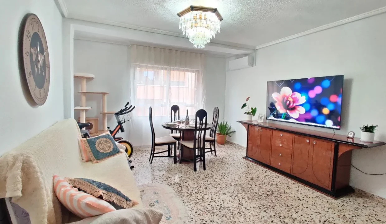 Продаётся квартира в центре Долореса
