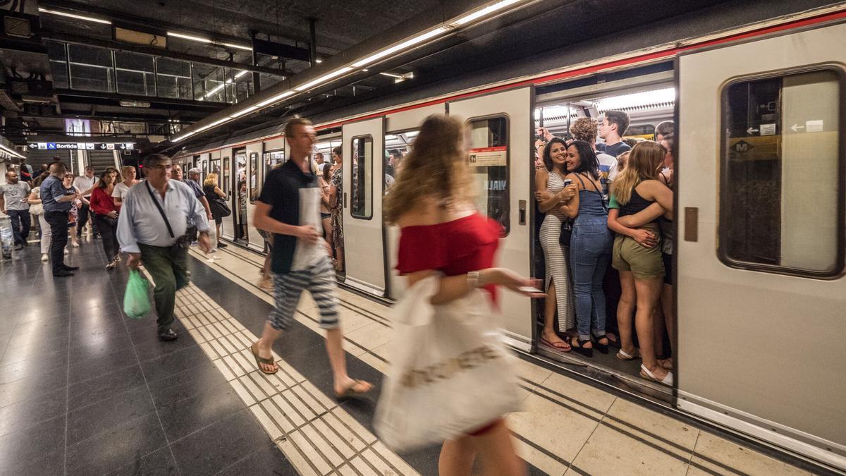 Особый график работы метро Барселоны в праздничные выходные