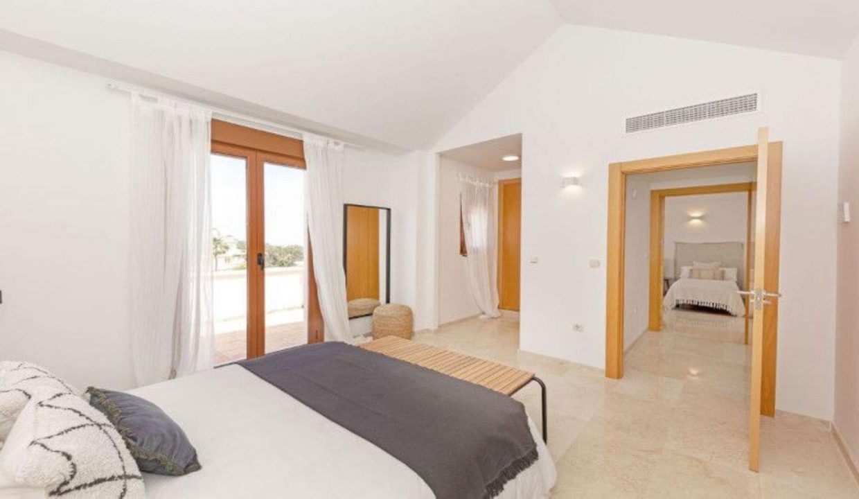 Promoción Casares Hills, obra nueva en Casares (Revista)