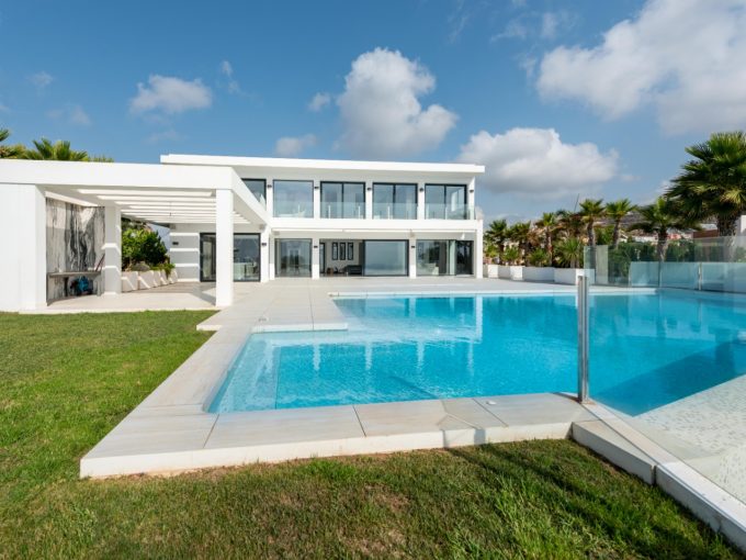 Promoción Villa con un oasis de tranquilidad, obra nueva en Benitachell (Revista)
