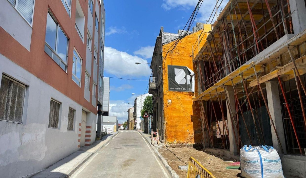 Promoción Edificio Montecelo, obra nueva en O Santo Cura de Ars (Revista)