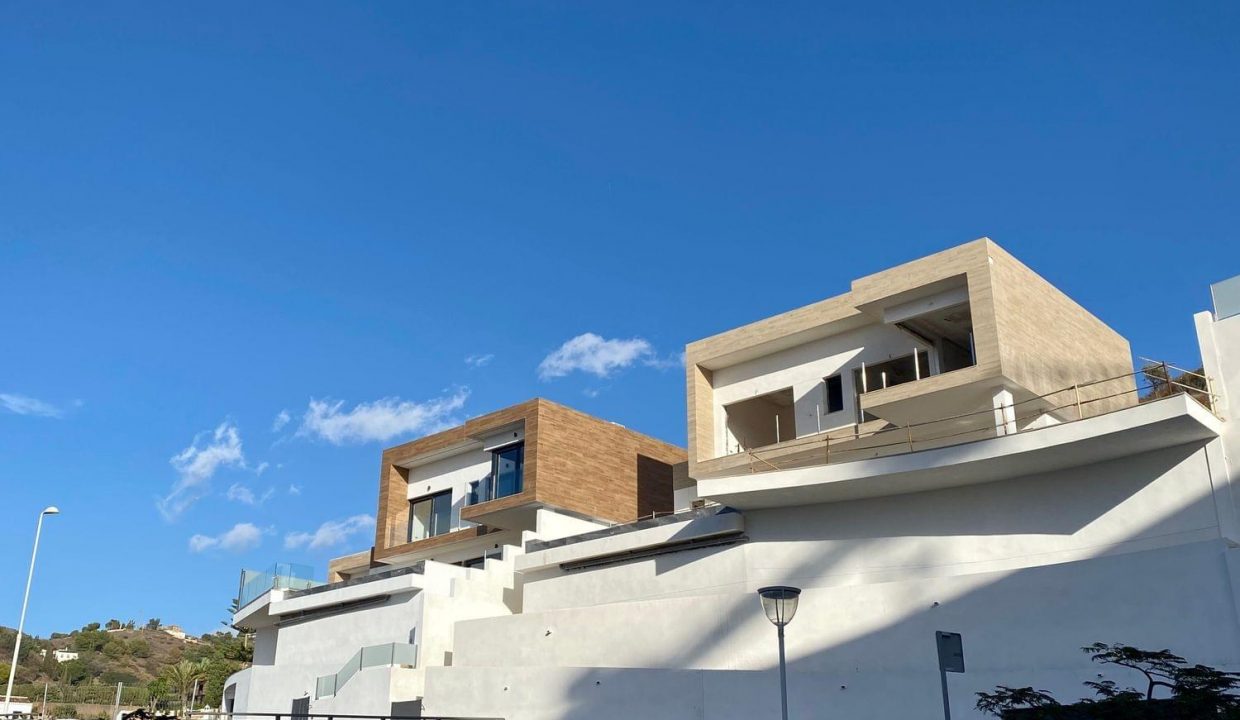 Promoción Urb. Valdemar, obra nueva en La Herradura (Revista)