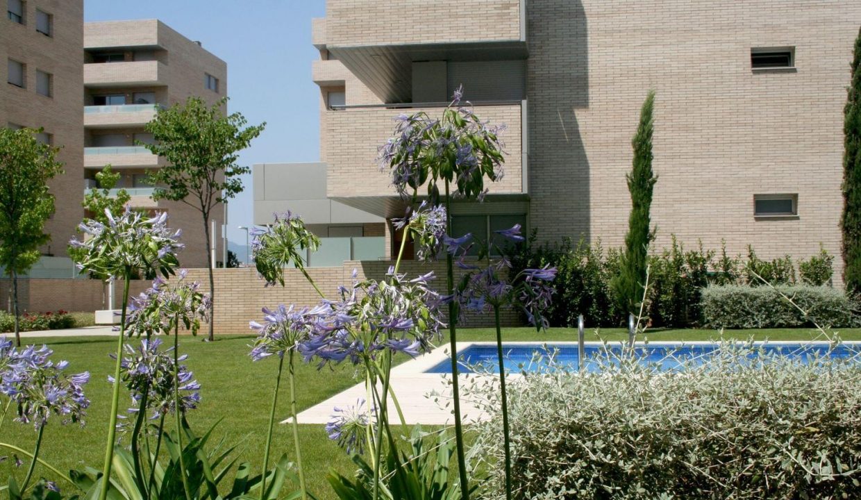Promoción Ciutat Jardí, obra nueva en Salt (Revista)