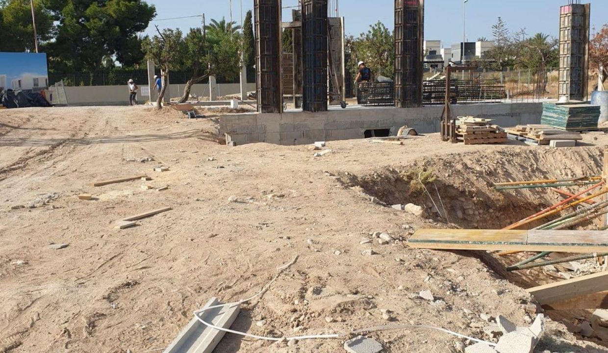 Promoción Villas de la Font, obra nueva en San Juan de Alicante (Revista)