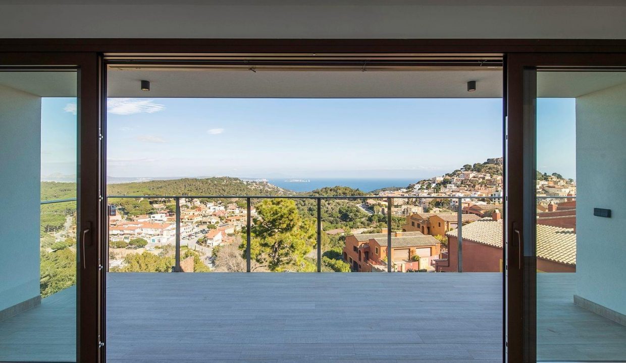 Promoción Villas del Sol Begur, obra nueva en Begur (Revista)