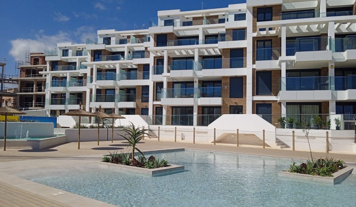 Promoción Residencial L´Estanyo Villa Romana, obra nueva en Denia (Revista)
