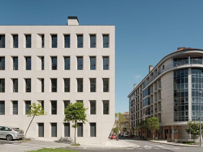 Promoción Cornes, obra nueva en Santiago de Compostela (Revista)