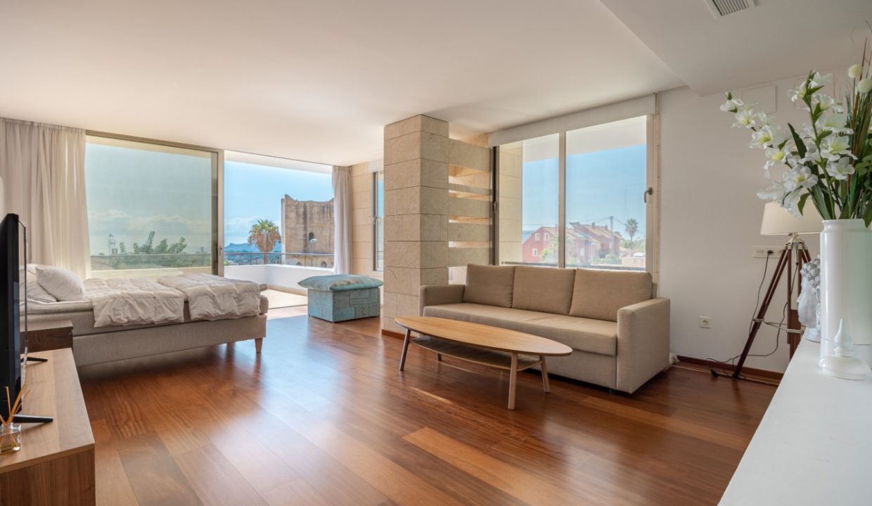 Promoción Villa con irradia elegancia y lujo moder, obra nueva en La Nucía (Revista)