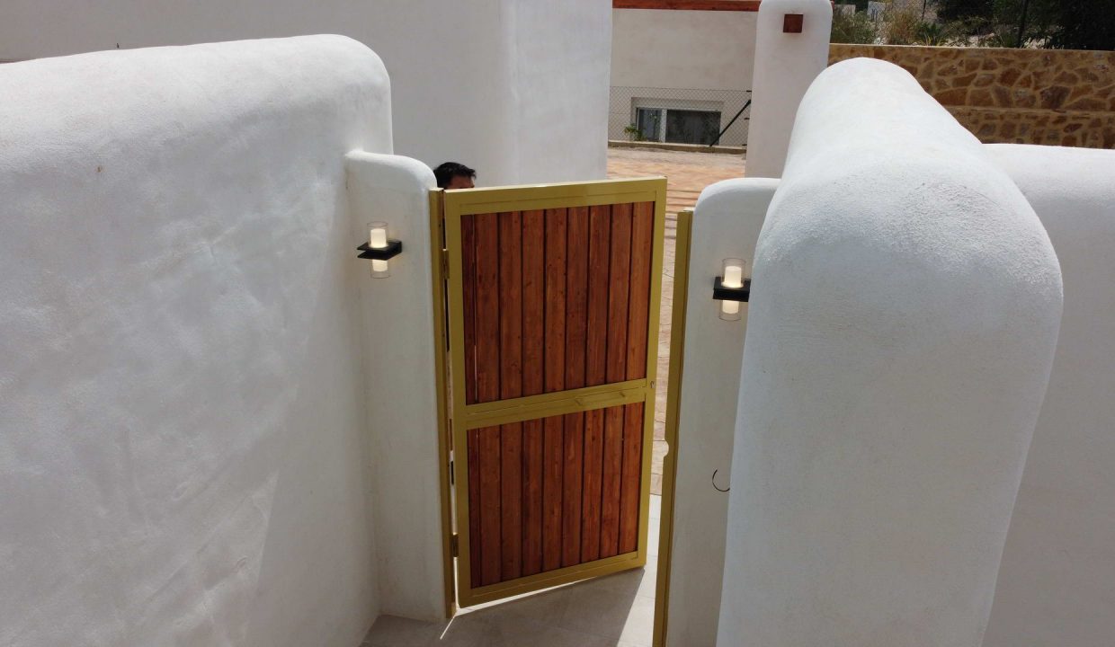 Promoción Encantadora residencia de estilo ibicenco, obra nueva en Chirles (Revista)