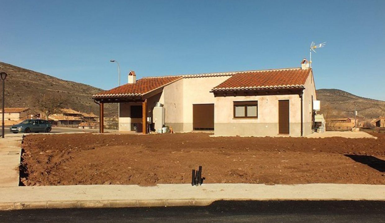 Promoción Los Llanos, obra nueva en Albarracín (Revista)
