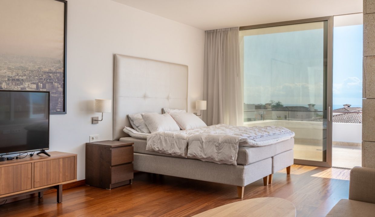 Promoción Villa con irradia elegancia y lujo moder, obra nueva en La Nucía (Revista)