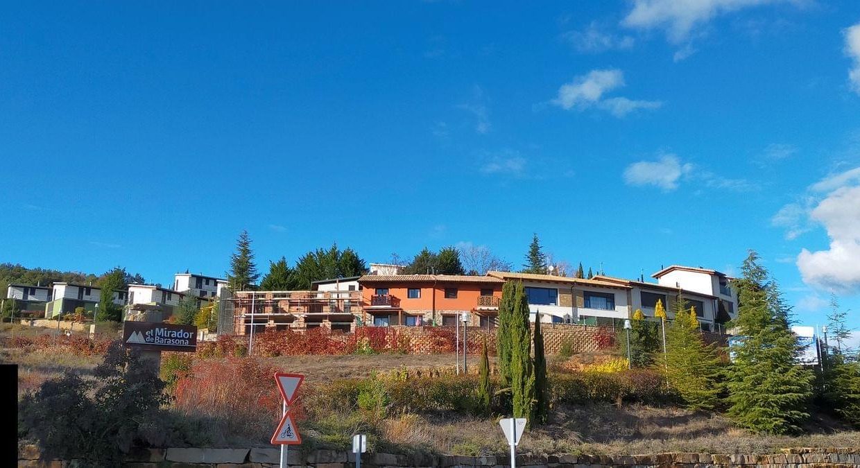 Promoción Lago de Barasona, Prepirineo Aragones, obra nueva en Lago de Barasona (Revista)