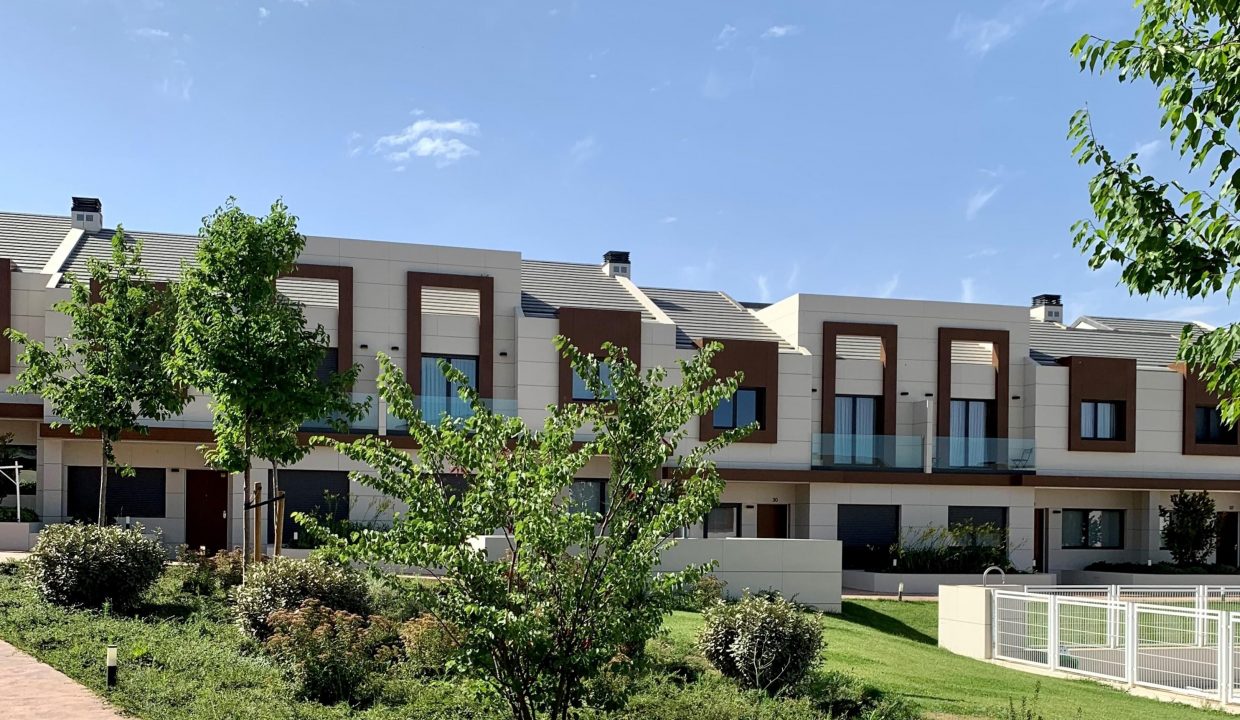 Promoción Villas del Mirabal 3, obra nueva en Boadilla del Monte (Revista)