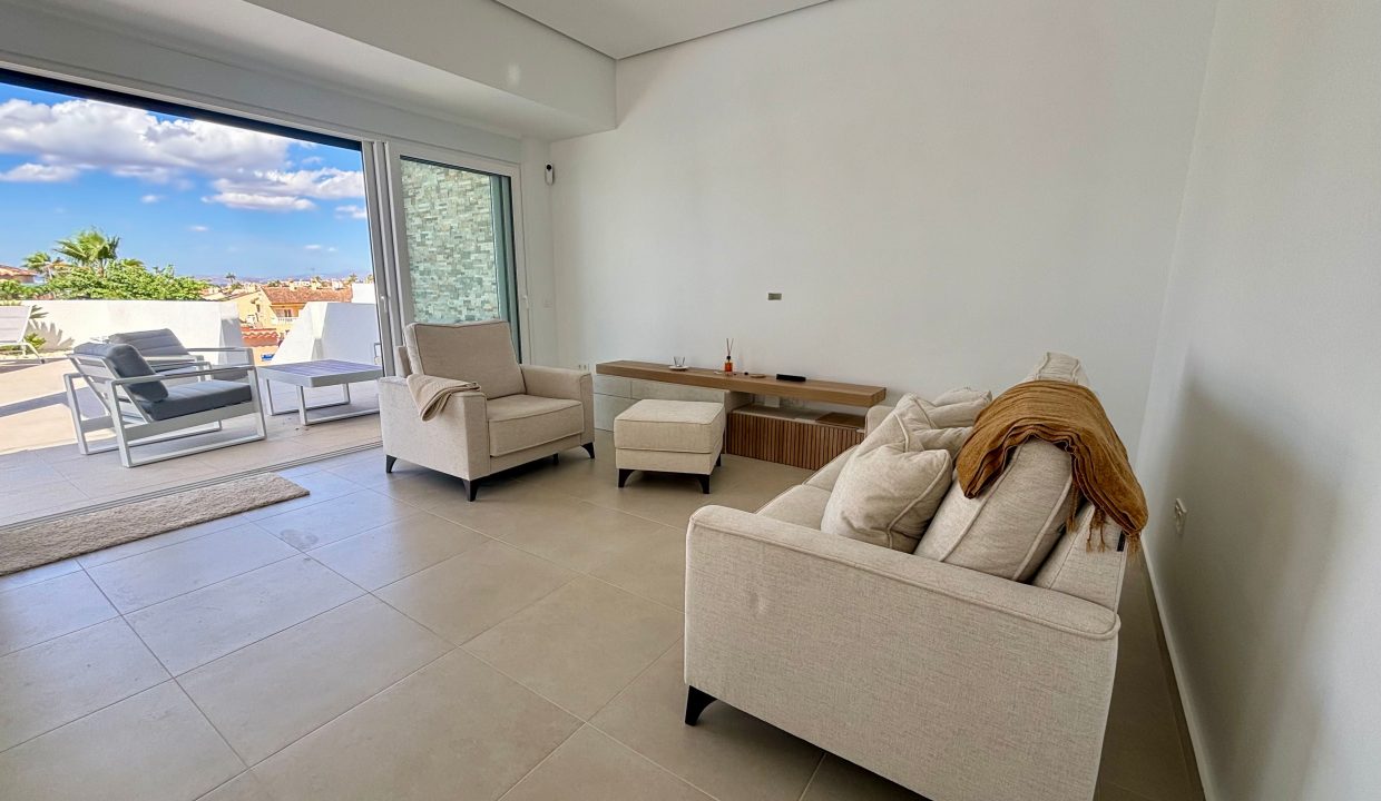 Promoción BENIJOFAR VILLAS M20, obra nueva en Alicante (Revista)