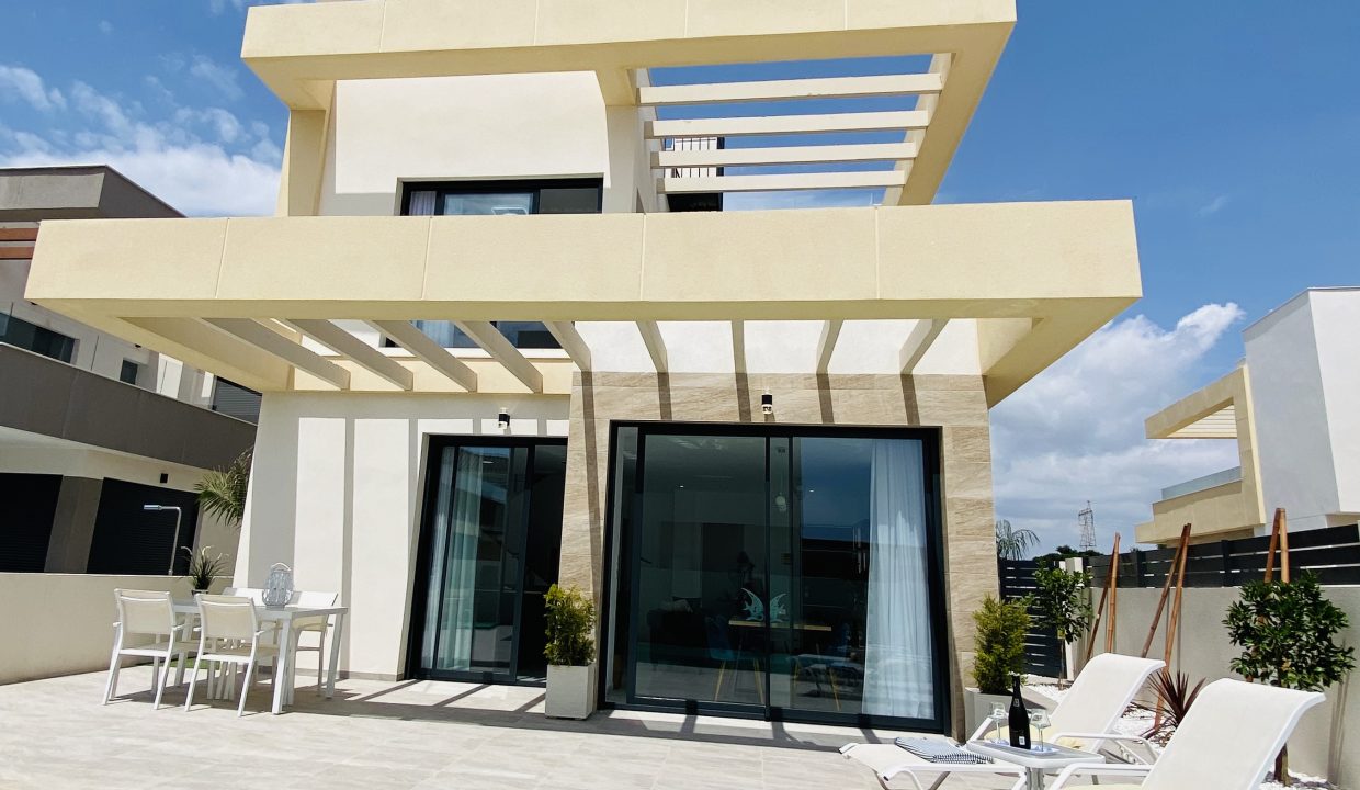 Promoción Alba Salina, obra nueva en Los Montesinos (Revista)