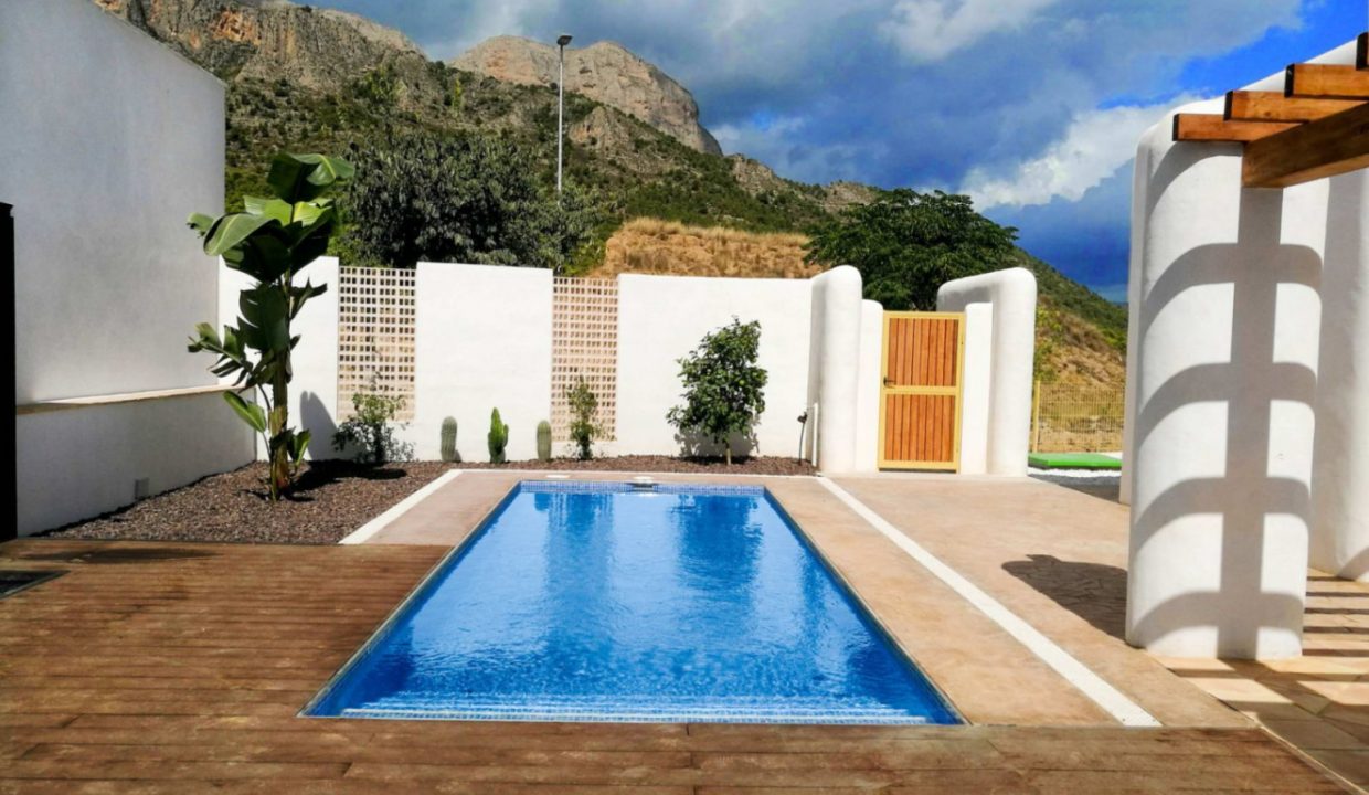 Promoción Encantadora residencia de estilo ibicenco, obra nueva en Chirles (Revista)