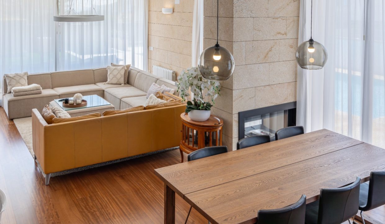 Promoción Villa con irradia elegancia y lujo moder, obra nueva en La Nucía (Revista)