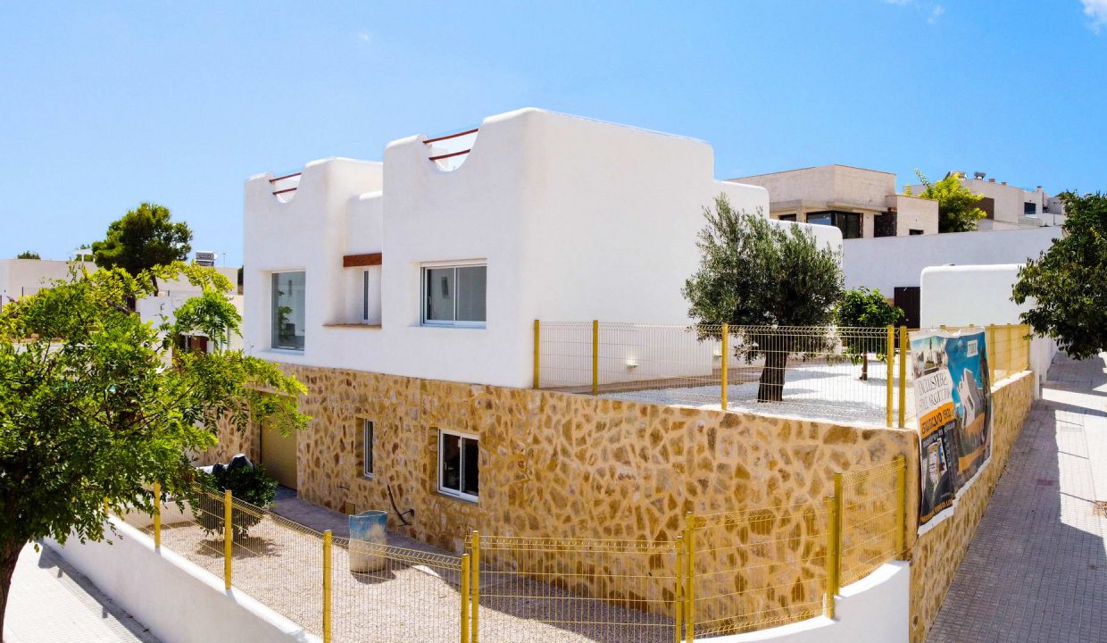 Promoción Encantadora residencia de estilo ibicenco, obra nueva en Chirles (Revista)