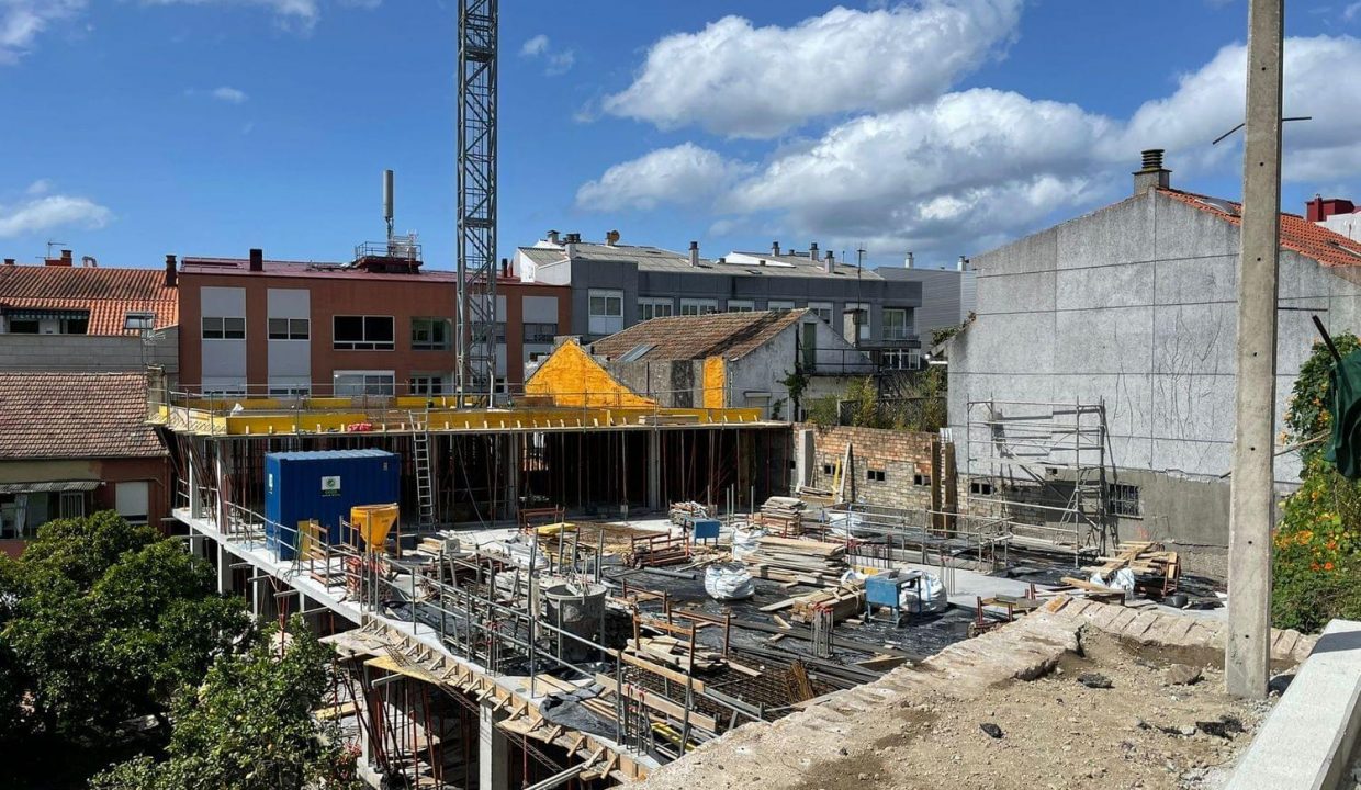 Promoción Edificio Montecelo, obra nueva en O Santo Cura de Ars (Revista)
