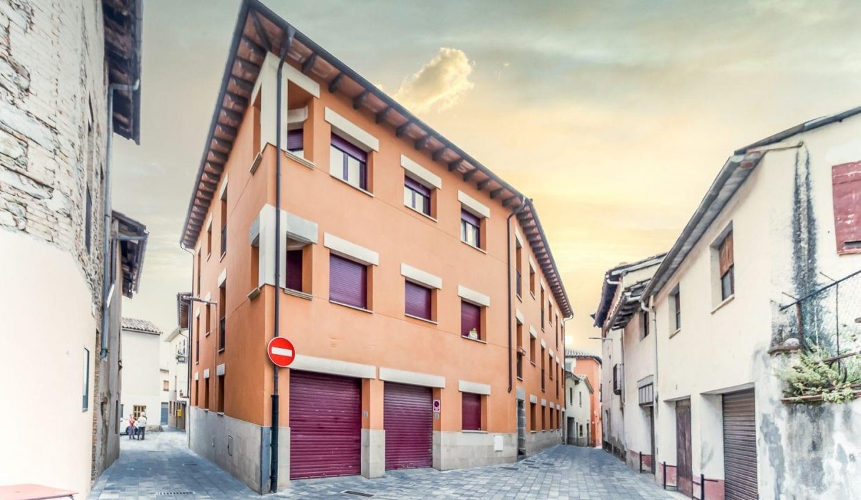 Promoción Promoción de viviendas en C/ Verdaguer, Sant Pere de Torelló (Barcelona), obra nueva en Sant Pere de Torelló (Revista)