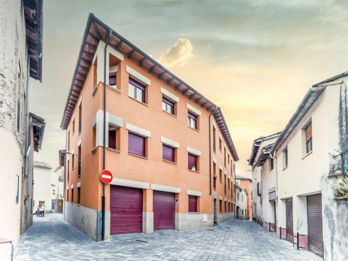 Promoción Promoción de viviendas en C/ Verdaguer, Sant Pere de Torelló (Barcelona), obra nueva en Sant Pere de Torelló (Revista)