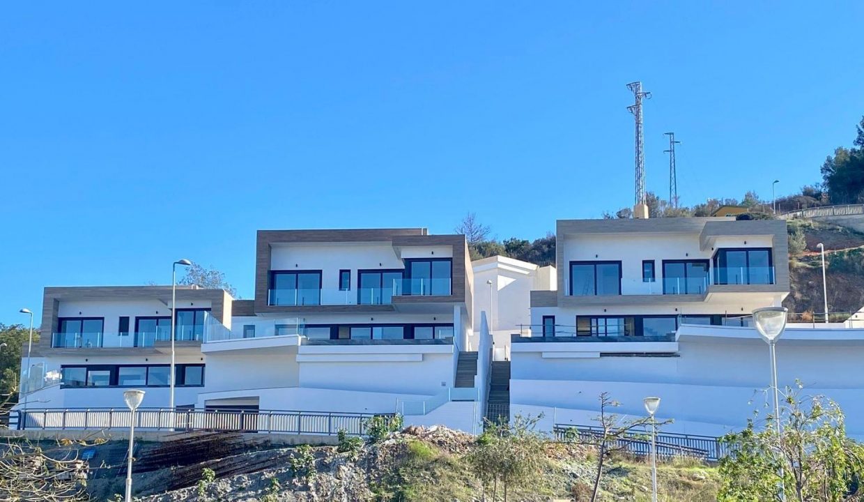 Promoción Urb. Valdemar, obra nueva en La Herradura (Revista)