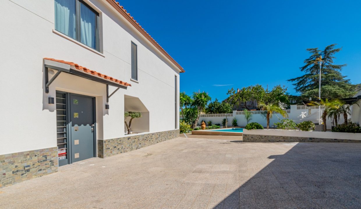 Promoción Villa con maravilloso jardín, obra nueva en l'Albir (Revista)