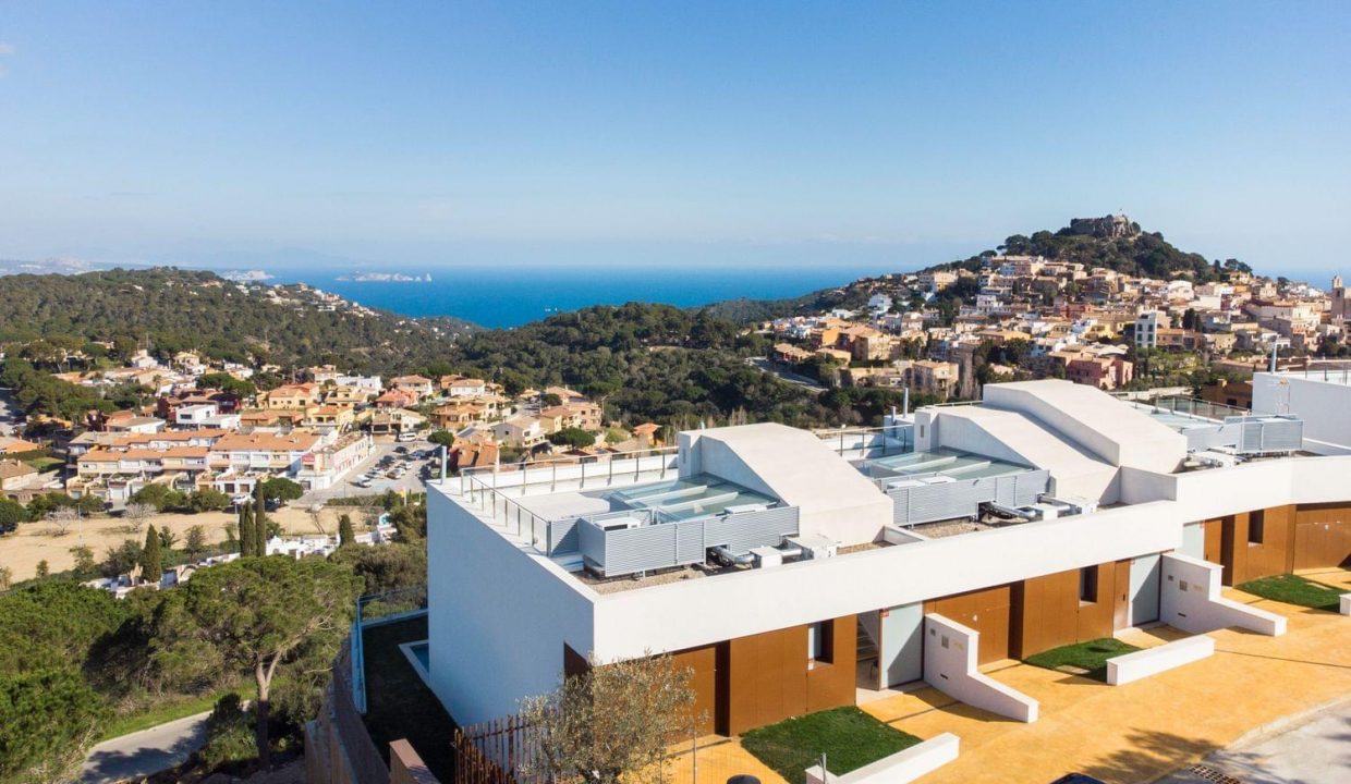 Promoción Villas del Sol Begur, obra nueva en Begur (Revista)