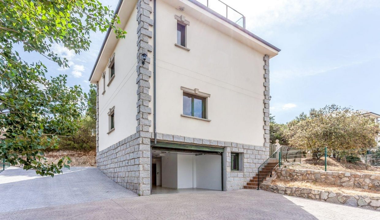 Promoción Chalets independientes en Av Comunidad de Madrid, Torrelodones (Madrid), obra nueva en Torrelodones Colonia (Revista)